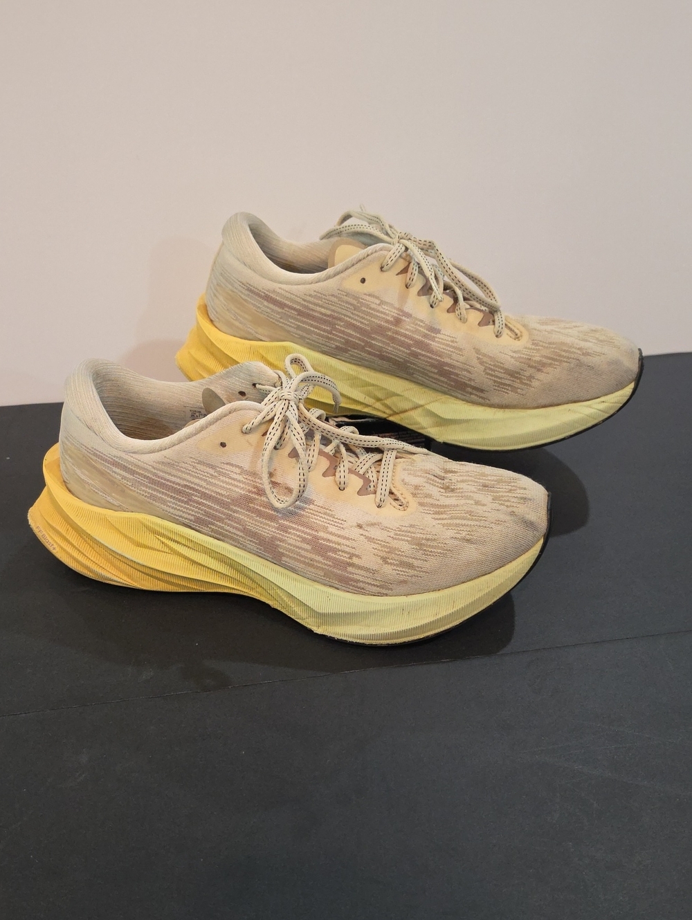Asics NovaBlast Women's Beige and Yellow Running Shoes Size 8.5